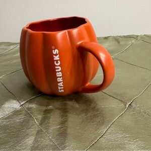 BNWT STARBUCKS coffee mug.